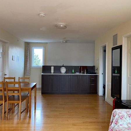 Dairy Homestay Торонто Екстериор снимка
