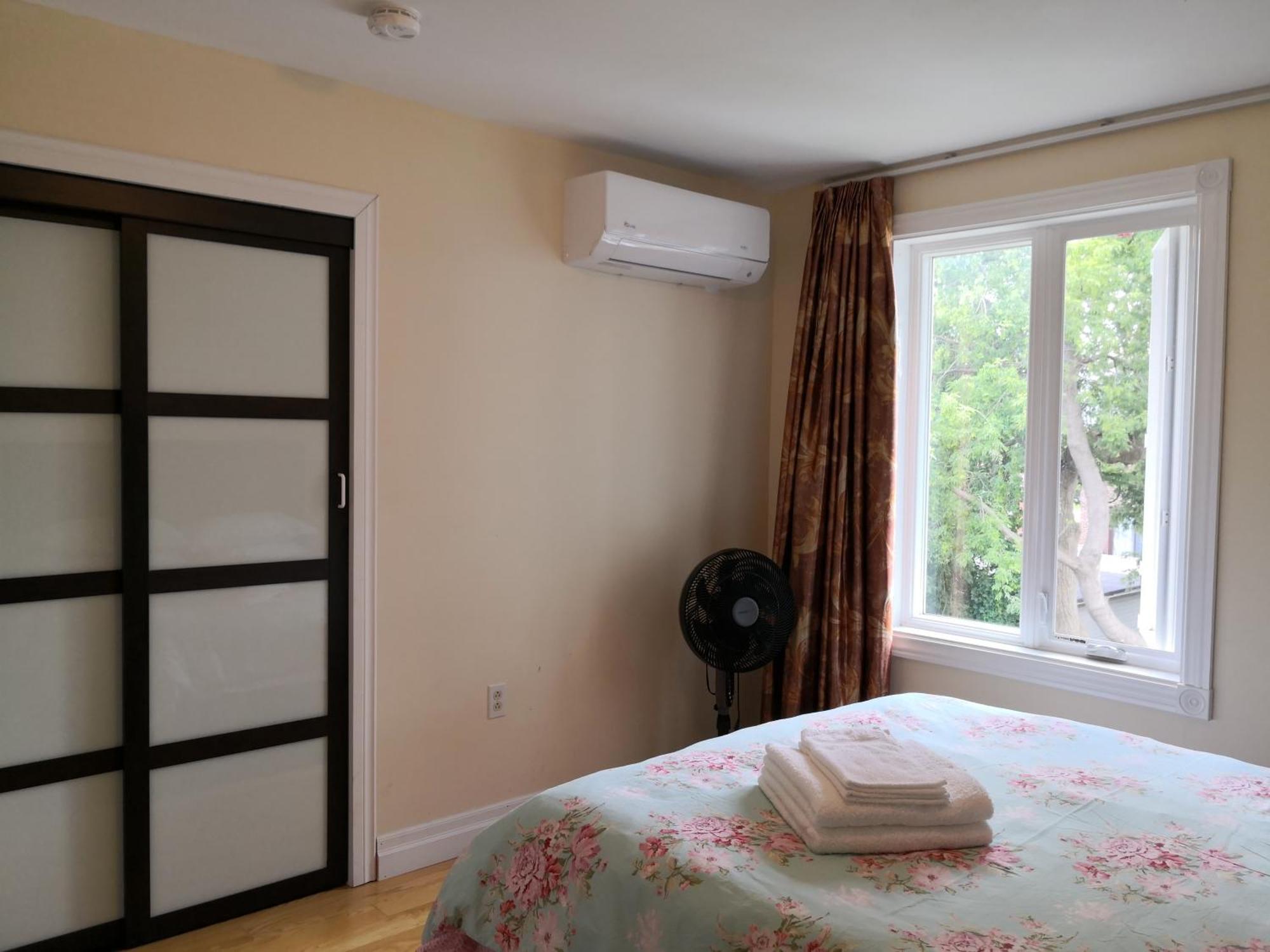 Dairy Homestay Торонто Екстериор снимка